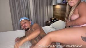 Vick Moranguinho de máscara dando a bucetinha pro Pistolinha - Xvideos  Putaria