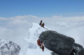 Climbing Mount Everest Mount Everest Summit Climbs 2021 22 Adventure Alternative
