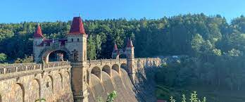 Alles over tsjechië zoals mooie steden, bezienswaardigheden, praktische informatie en meer nuttige tsjechië tips. Overdonderd En Verrast Worden Ga Naar Het Reuzengebergte In Tsjechie