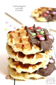 Gaufres De Liege Au Chocolat Et Smarties Au Chocolat De Gaufres Liege Smarties Food Desserts Breakfast