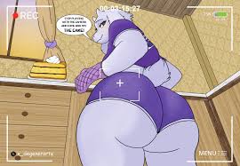 Big booty milf candid