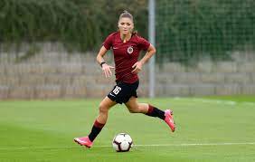 Možnost účastnit se unikátních kvízů a soutěží. Ac Sparta Praha Zeny Heim Facebook