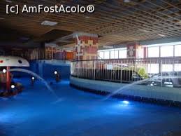 Zona aqua include o piscina de inot, o piscina cu jeturi de apa si paturi cu hidromasaj, ideale in special pentru relaxarea muschilor. Tisa Spa Resort Ne A PlÄƒcut Acest Aquapark Impresii Tisa Spa Aquapark Acoperit BÄƒile OlÄƒneÈ™ti Amfostacolo