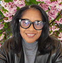 Delphine Anderson's Instagram, Twitter & Facebook