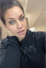 📣 HELP ME!! 📣 Anyone out there know what’s wrong with my camera? 😩😩😩 I  only fake being a techie girl, I’m not really lol I can’t wait for it to  self correct I need help now! Canon Rebel T7 #helpme ...