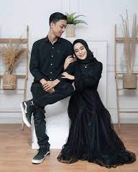 Bagian romantis pada foto ini, terletak pada lukisan yang berada di tengah calon pengantin. Inspirasi Foto Prewedding Tema Foto Vidio Selebgram Facebook