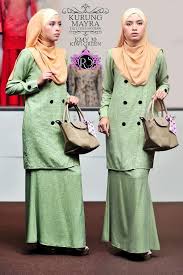Untuk warna baju bisa menentukan sendiri, misalnya saja warna peach, merah muda, biru, hitam ataupun gold. Kurung Mayra Arafiatul Baju Kurung Peplum Dress Jubah Facebook