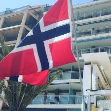 Bilden är från i fjol. Det Ar 17 Maj Norges Nationaldag Aven I Spanien Gratulerer Med Dagen Och Till Halften Ar Jag Ju Norska 17mai Norgesnasjonaldag Gratulerermeddagennorge Instamoment Snapwidget
