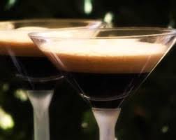 È arrivato il caldo torrido dell'estate ma non volete rinunciare al piacere di bere un buon caffè durante il pomeriggio? Caffe Freddo Shakerato Ecco Come Prepararlo In Casa Con Due Semplici Ingredienti Napolitan It