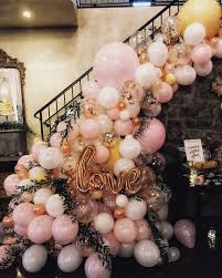 Balloon garland with flower wall. White Balloon Garland With Flowers Novocom Top