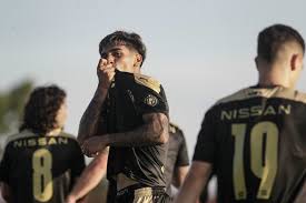 Use the filters to select a opponent. Clausura Penarol Supero 1 0 A Rentistas Y Sigue Con Vida En La Pelea Por El Torneo