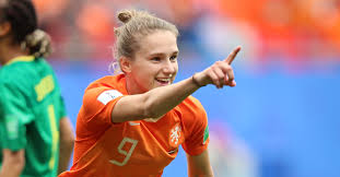 Jun 26, 2021 · voetbalster vivianne miedema ziet nederland bij de start van de voorbereiding op de olympische spelen niet als favoriet voor de eindoverwinning. Vivianne Miedema Is Meer Dan Topscorer Wist Je Deze 5 Dingen Al