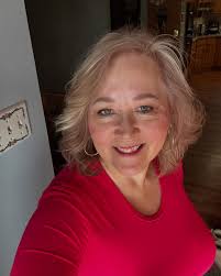 Joanne Ward Beauty/Style Infuencer (@joanneboldbeauty) • Instagram photos  and videos