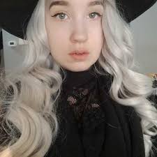 Katrina Dent's Instagram, Twitter & Facebook