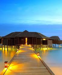 Apeleaza la agentii de turism dacă, înainte, alegerea destinaţiei de vacanţă însemna, foarte multe ore navigand pe net pentru a afla detalii despre hoteluri plus multe telefoane şi foarte multă alergătură prin oraş, vizitând diverse agenţii de turism, deci foarte mult timp şi nervi irosiţi degeaba. Agentia Ta De Turism Globetrotter