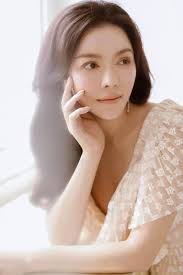 Sao Việt: Lý Nhã Kỳ đẹp ma mị, Minh Hằng hở bạo, ngỡ ngàng với nhan sắc của  Việt Trinh