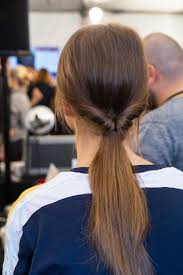 Easy and stylish, messy hairstyles continue to be a popular trend all over the world. 26 Easy Hairstyles For Long Hair You Can Actually Do On Yourself