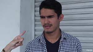 Cinta koko coklat damia, chairman of the 'rich chocolate' was saved from an attempted kidnapping by haikal, a car racer who is on hiatus. Cinta Koko Coklat Episod 39