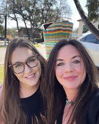 Elizabeth Ash's Instagram, Twitter & Facebook