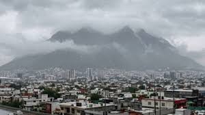 Prevén chubascos con tormentas aisladas para este domingo