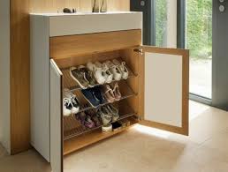 This shoe storage cabinet is the minimalist, simple storage solution you've been looking for. Home Dsgn Designing Home Inspiration Meuble Rangement Rangement Maison Amenagement Placard Chambre