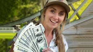 Amber Marshall's Net Worth & Heartland Season 17 Per Episode Salary  Revealed!