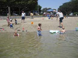 Seabridge Park Also Known As Mother S Beach In Huntington Beach Is Perfect For Toddlers As There Aren T Any Wa Huntington Beach Ca Huntington Beach California