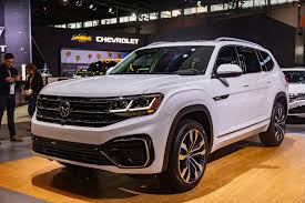 The rear bumper is a little different, too, but it's harder to notice. Back To 2021 Volkswagen Atlas Gets A Fresh Look But Keeps The Old Price