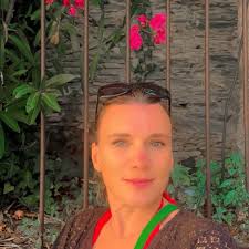 Je t'ai aimé suffisamment pour te demander où tu allais, avec qui, et à  quelle heure tu rentrerais à la maison. Je t'aimais assez pour t'agacer et  insister pendant des heures pour