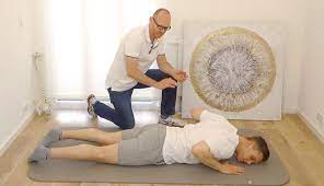 In diesem video zeigen wir dir 3 super effektive. Bandscheibenvorfall Lws 5 Effektive Ubungen Fur Zu Hause