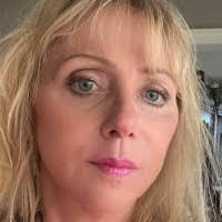 Kristen Vosburgh's Instagram, Twitter & Facebook