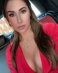 6'4 @hellosixx 🧡💛 #TallBae @ Atlanta, Georgia