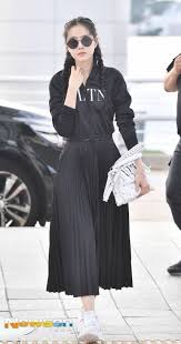 Her airport fashion styles are the best among other idols. Sonshine On Twitter Press 180906 Apink Naeun Apinksne Incheon International Airport Departing To Singapore 3