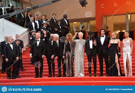 Twitter said thursday it was hearing from users who were seeing too many topic suggestions in their home timelines and was moving to remedy the situation. Bill Murray Guest Jim Jarmusch Sara Driver Tilda Swinton Luka Sabbat Adam Driver Selena Gomez Chloe Sevigny Gaste Redaktionelles Bild Bild Von Sara Premiere 166136225