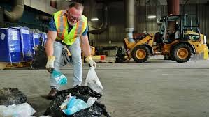 The City Of Gatineau Employees Are Now Official Dumpster Divers The City Of Gatineau Went Dumpster Diving On Friday Dumpster Diver Dumpster Diving Dumpster