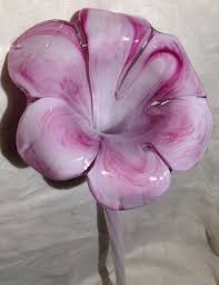 Beautiful black eyed susan made with a transparent yellow orange petals and a black eye. Murano Glass Flowers With Stems Murano Long Stem Glass Flower Glass Flowers Stemmed Glass Glass