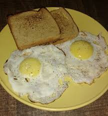Half Fry Eggs With Toast