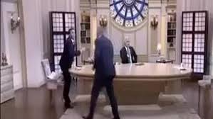 تفاصيل جديدة عن الحالة الصحية للإعلامي المصري، وائل الإبراشي، والفنانة دلال عبد العزيز كشفها رئيس اللجنة العلمية لمكافحة فيروس كورونا، الدكتور حسام حسني، اليوم الاثنين. Ø´ÙˆØ¨ÙŠØ± Ø¹Ù† Ø®Ù†Ø§Ù‚Ø© Ø§Ù„Ø·ÙŠØ¨ Ø£Ù†Ø§ Ø£Ø®Ø·Ø£Øª ÙˆÙ„Ù† Ø£Ù„ÙˆÙ… Ø§Ù„Ø¥Ø¨Ø±Ø§Ø´Ù‰ Ø£Ù‡Ù„ Ù…ØµØ±