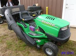 The tractors were sold in large retailers including home depot and sears. John Deere Sabre With Bagger 15 5 Hp Briggs Sns Auctions 127 Vehicles Equipment K Bid