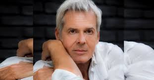 Giovanni è l'unico figlio di claudio baglioni, nato dal matrimonio con paola massari, sposata nel 1973. Avete Mai Visto Il Figlio Di Claudio Baglioni Anche Lui Ha La Musica Nelle Vene Infatti E Un Affermato Chitarrista