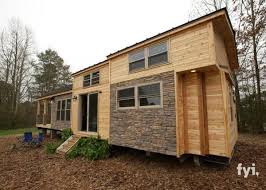 Je Trouvais Cette Petite Maison De 37 M Superbe Mais Une Fois A L Interieur Wow Petit Mouvement Maison Maisons Minuscules Petite Maison
