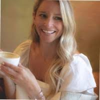 Natalie Roe's Instagram, Twitter & Facebook