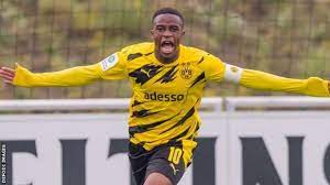9 мая 19:22 |трибуна|блог gloria borussia. Youssoufa Moukoko Meet Borussia Dortmund S 16 Year Old Wunderkind Bbc Sport