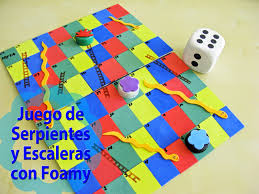 Es un juego de mesa basado en el tablero popular serpientes y escaleras. Pegostes Y Colores Juego De Serpientes Y Escaleras Con Foamy