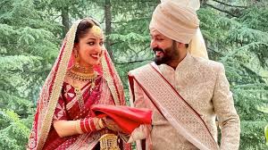 Her initial appearances were on indian television commercials and soap operas like yeh pyar na hoga kam and chand ke paar chalo. 6kjd4e99t1jmbm