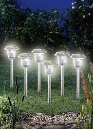 Solarlampen sorgen nicht nur für gemütlichkeit im garten, sondern sind dazu umweltfreundlich und sparsam. Solarleuchten Fur Den Garten Umweltfreundlicher Lichterzauber