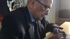 Saint Jean De Braye A 96 Ans Un Deporte De La Seconde Guerre Mondiale Publie Ses Memoires