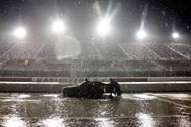 The last cup race to be postponed by snow was atlanta in 1993. A Rain Delay Is Possible For Nascar Night Race At Martinsville Charlotte Observer
