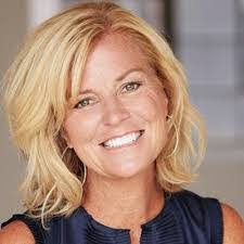 Leslie Carruthers's Instagram, Twitter & Facebook