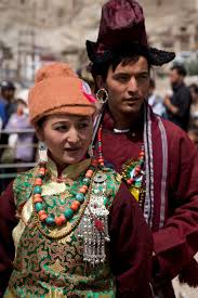 Usually their attire is made up on yak and goat skin. Leh East Fashion India People Ladakh India
